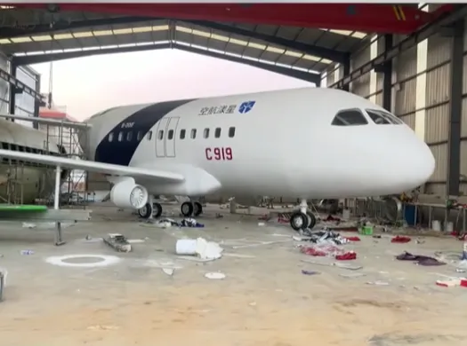 C919客机模型
